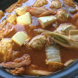 豆腐の鶏団子のキムチ鍋